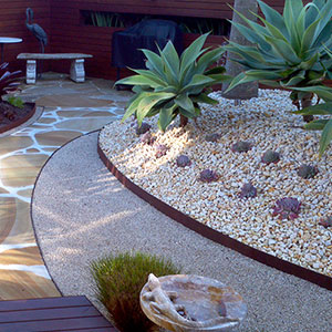 Rust look garden edging